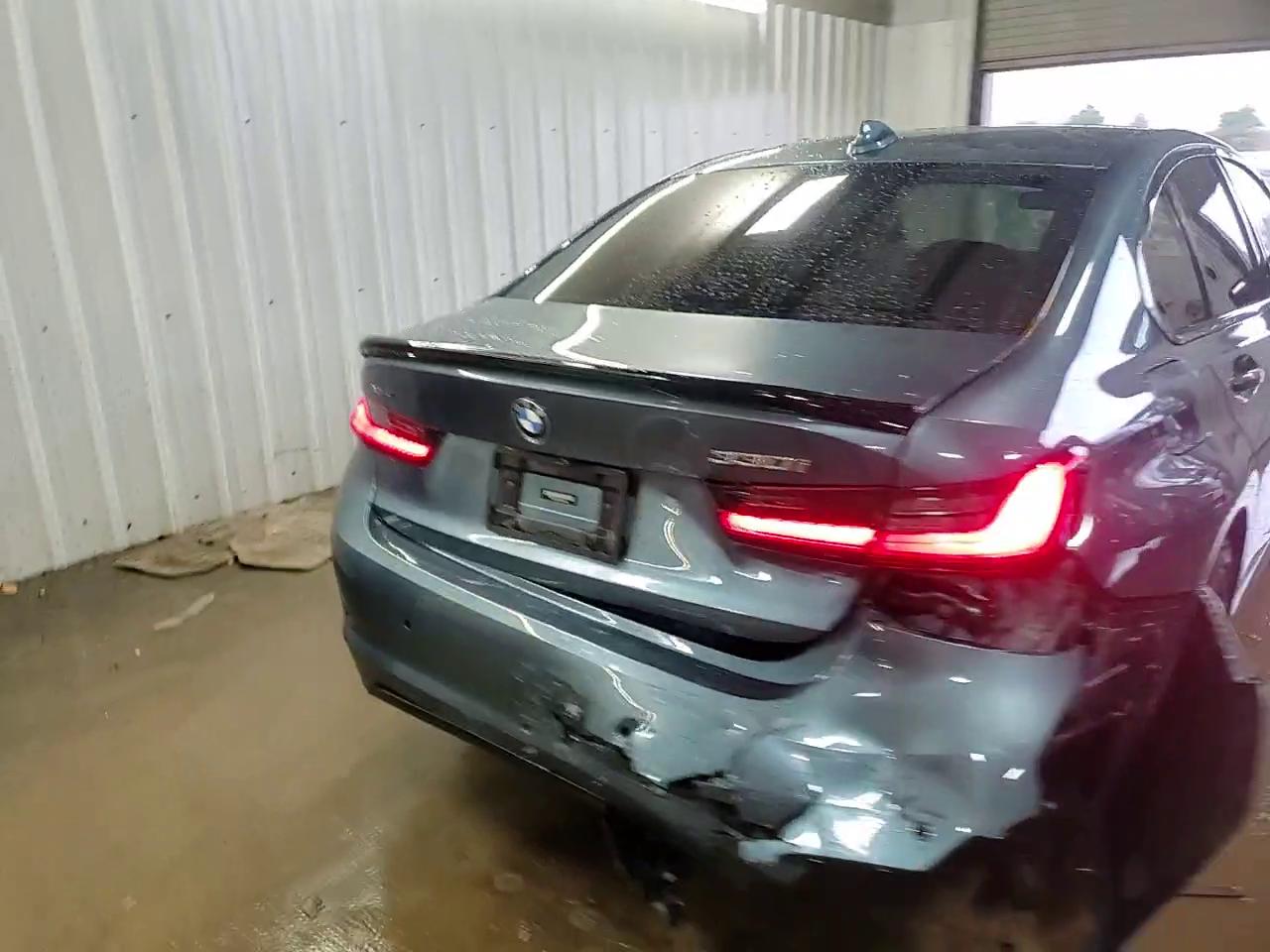 Фото: WBA5R7C53KAJ85084