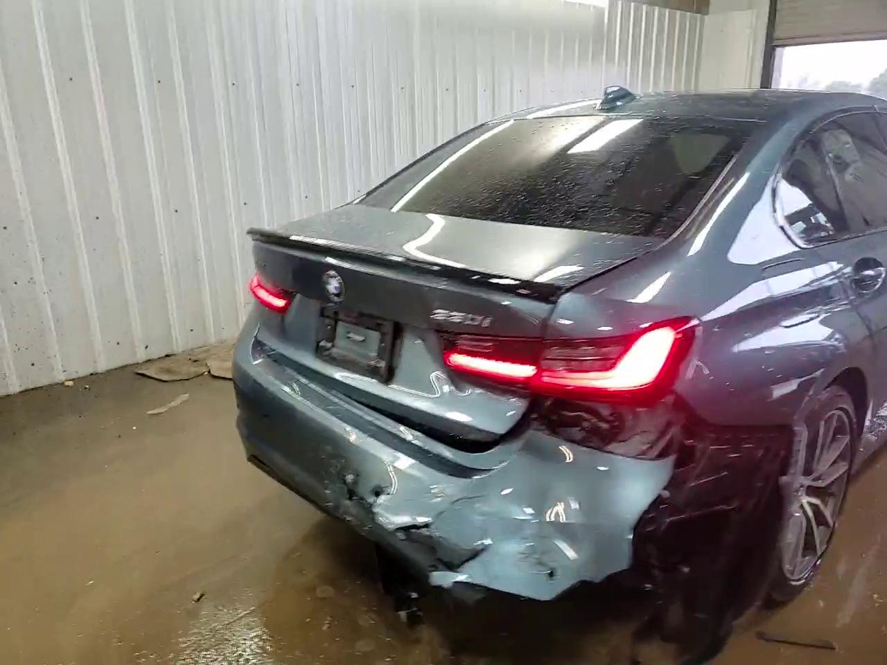 Фото: WBA5R7C53KAJ85084