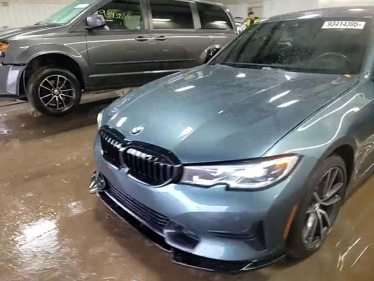 Фото: WBA5R7C53KAJ85084