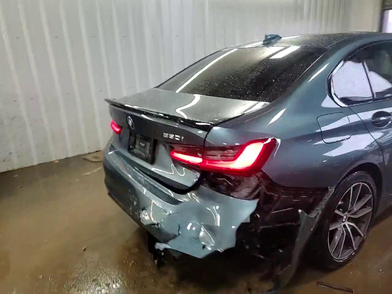 Фото: WBA5R7C53KAJ85084