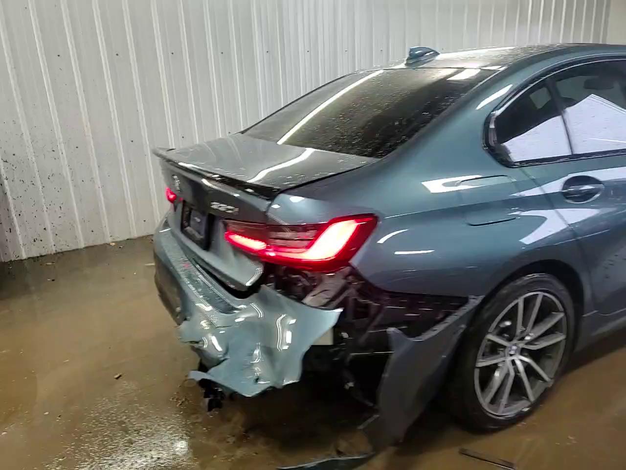 Фото: WBA5R7C53KAJ85084