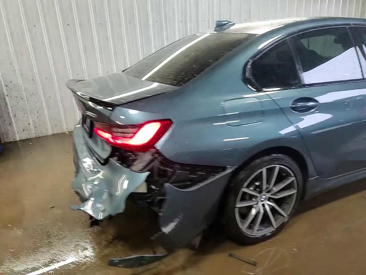 Фото: WBA5R7C53KAJ85084