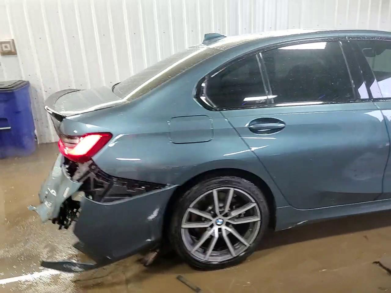 Фото: WBA5R7C53KAJ85084