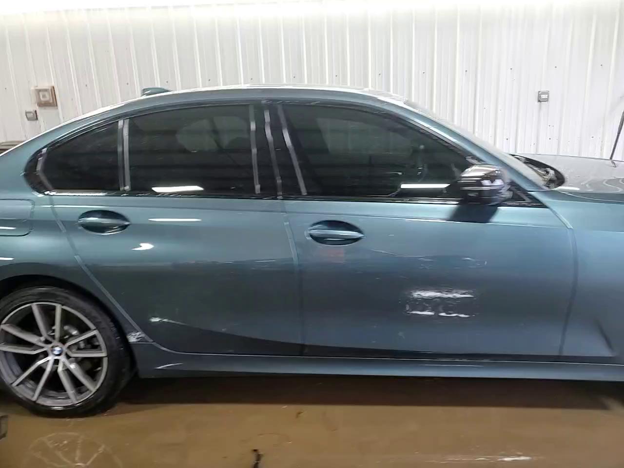 Фото: WBA5R7C53KAJ85084