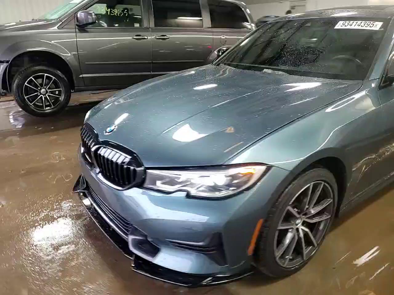 Фото: WBA5R7C53KAJ85084