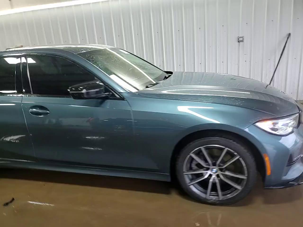 Фото: WBA5R7C53KAJ85084