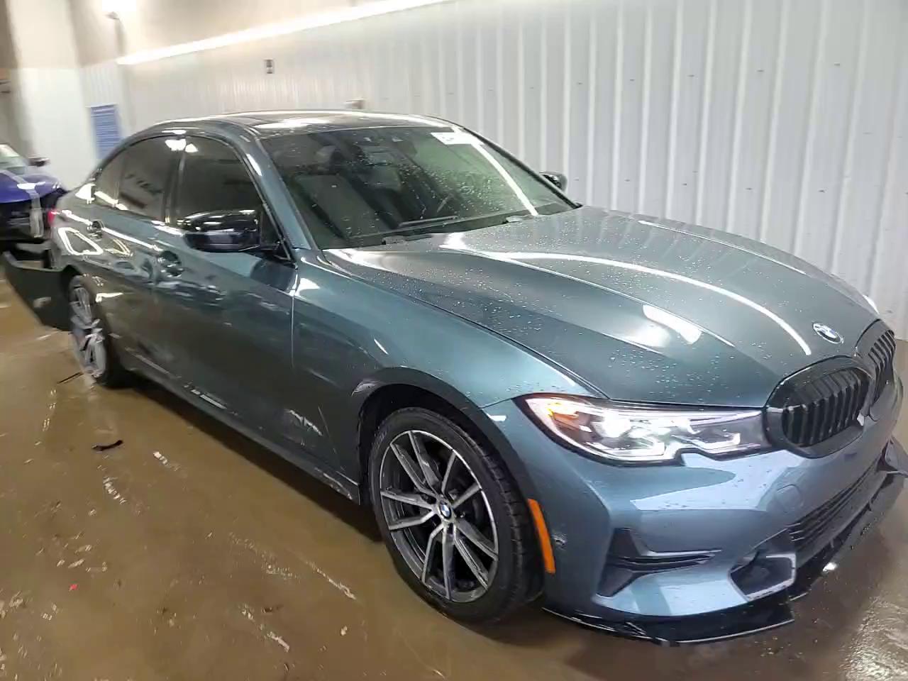 Фото: WBA5R7C53KAJ85084