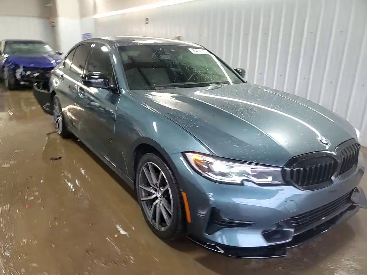 Фото: WBA5R7C53KAJ85084