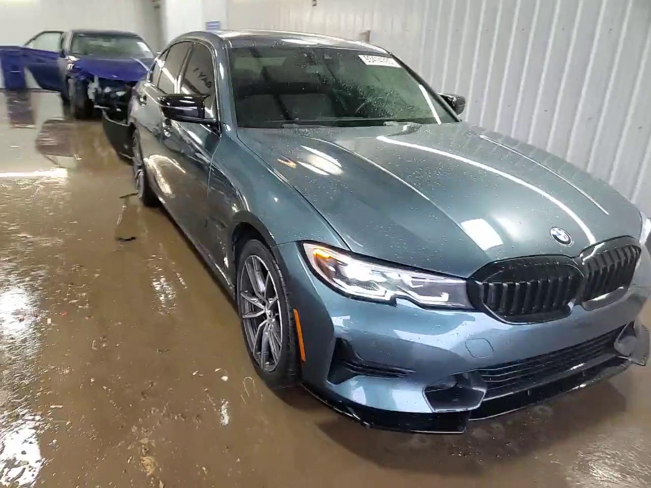 Фото: WBA5R7C53KAJ85084