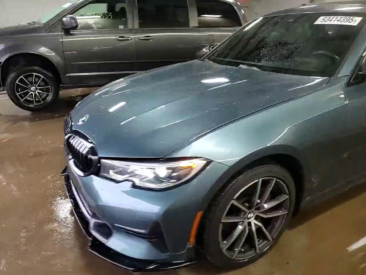 Фото: WBA5R7C53KAJ85084