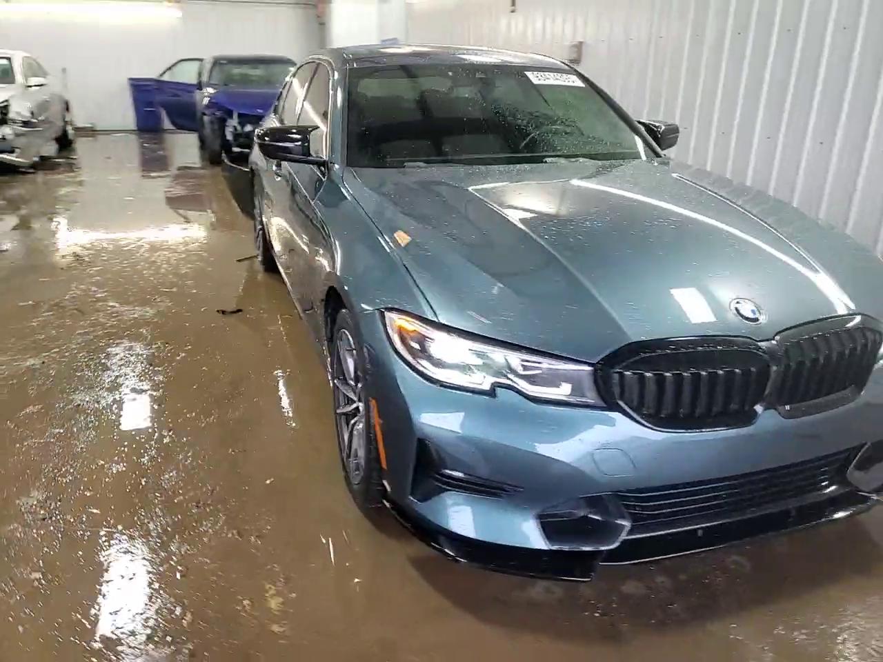 Фото: WBA5R7C53KAJ85084