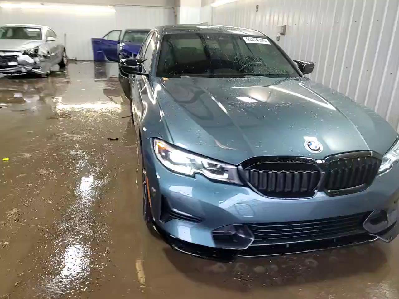 Фото: WBA5R7C53KAJ85084