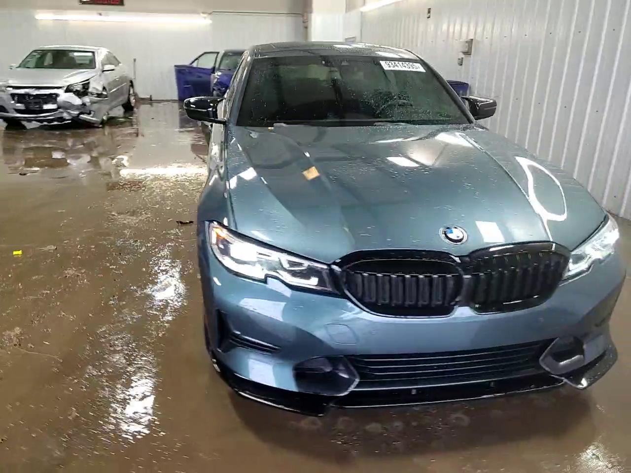 Фото: WBA5R7C53KAJ85084