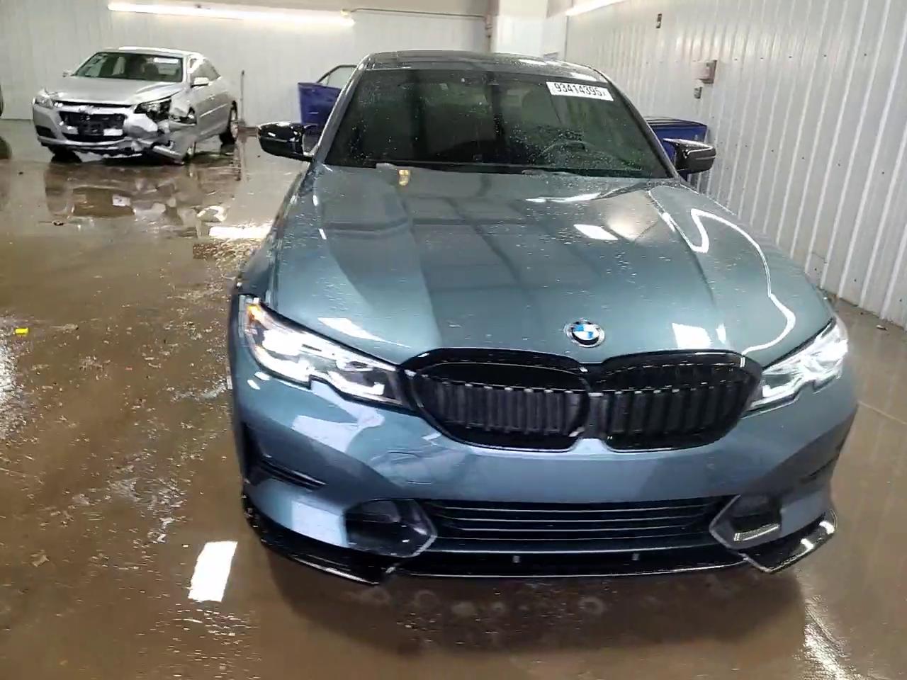 Фото: WBA5R7C53KAJ85084