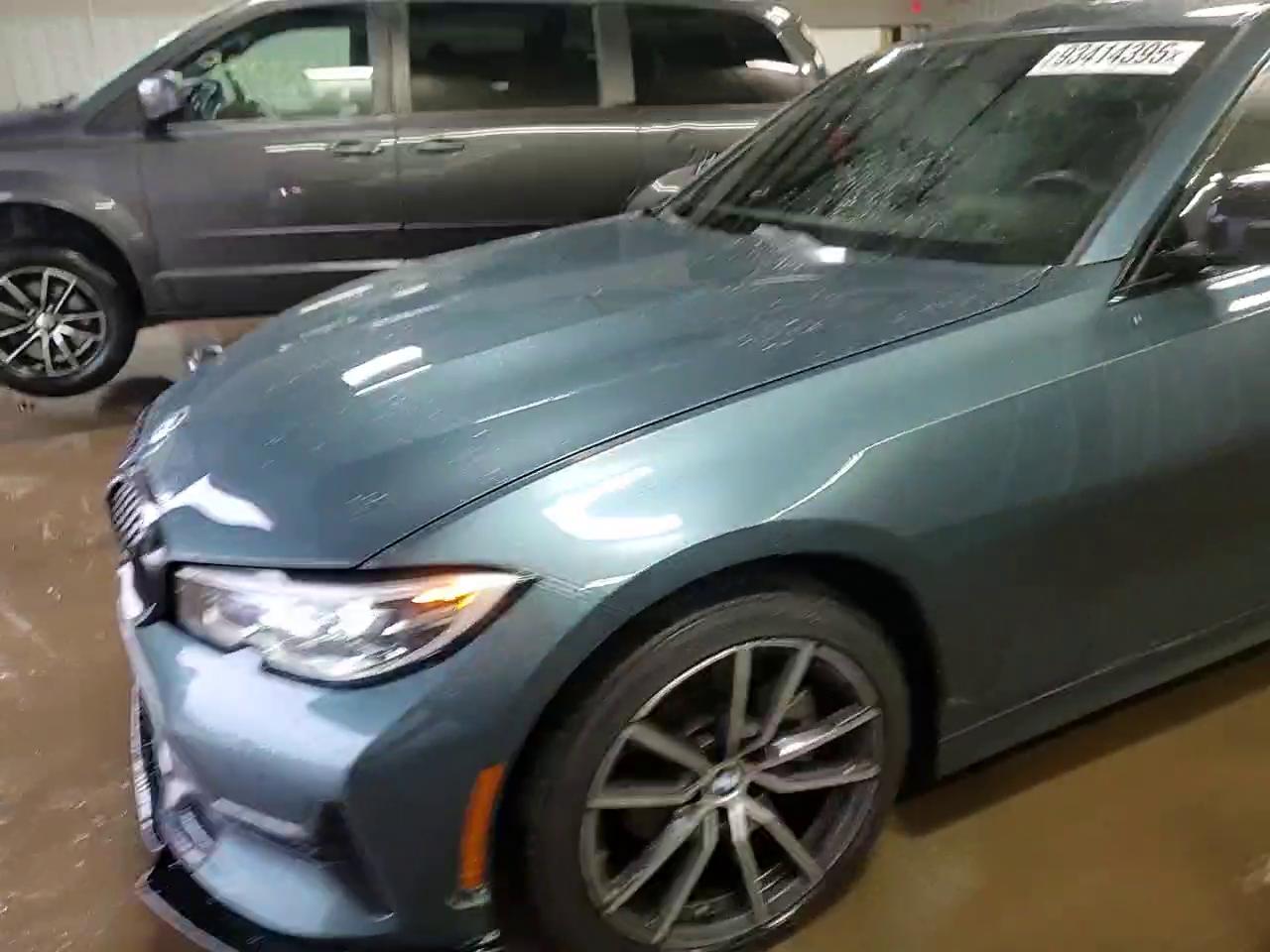 Фото: WBA5R7C53KAJ85084