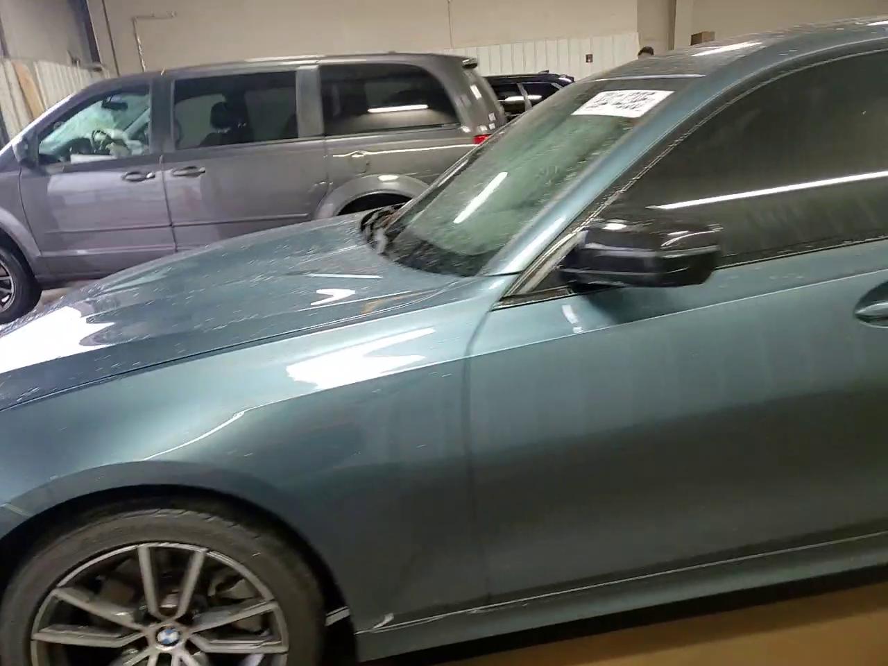 Фото: WBA5R7C53KAJ85084