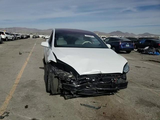 2016 Tesla Model X VIN: 5YJXCBE27GF027266 Lot: 92024655