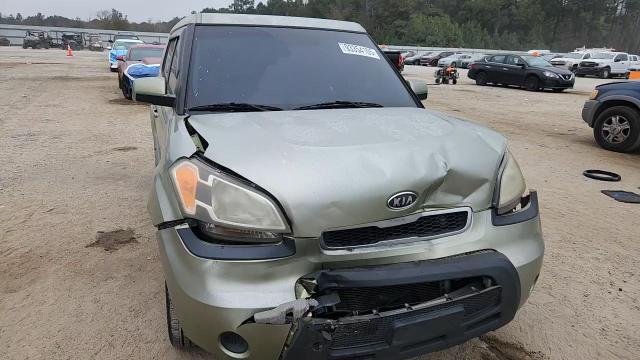 2011 Kia Soul + VIN: KNDJT2A21B7256634 Lot: 93354105