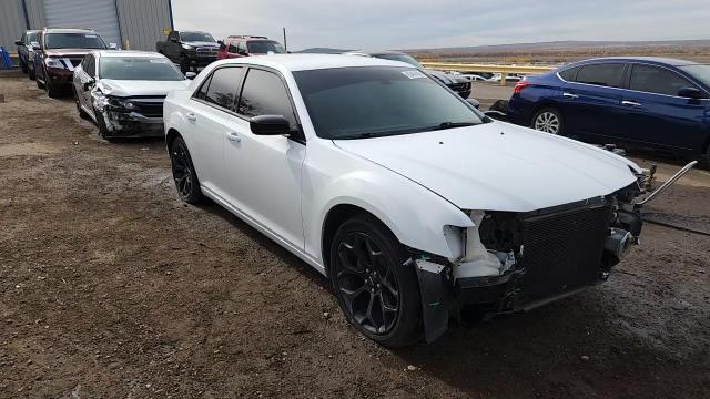 2019 Chrysler 300 Touring VIN: 2C3CCAAG7KH582638 Lot: 93469905