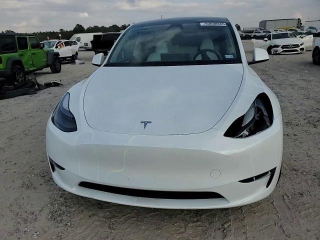 2024 Tesla Model Y VIN: 7SAYGDEEXRA257515 Lot: 93698655