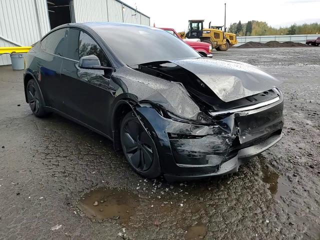 2026 Tesla Model Y VIN: 7SAYGDEE6TF414824 Lot: 90368275