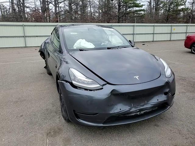 2022 Tesla Model Y VIN: 7SAYGDEE0NF401683 Lot: 91700095