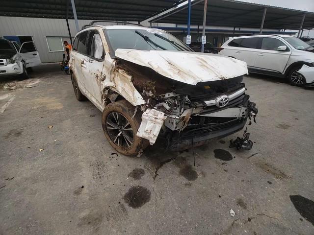 2016 Toyota Highlander Xle VIN: 5TDJKRFH9GS341632 Lot: 94289145