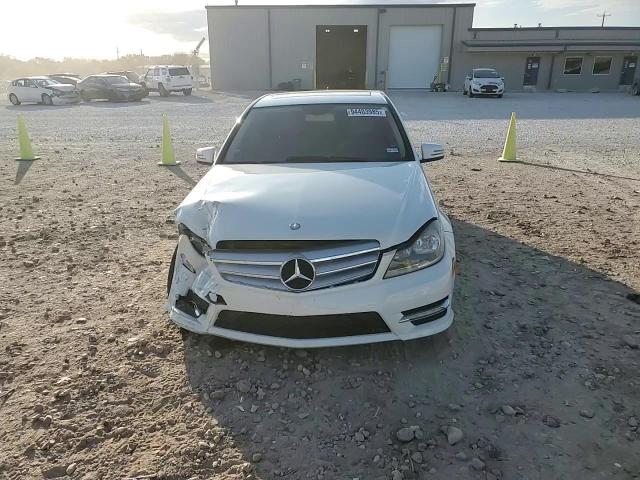 2012 Mercedes-Benz C 250 VIN: WDDGF4HB5CA611835 Lot: 94403985