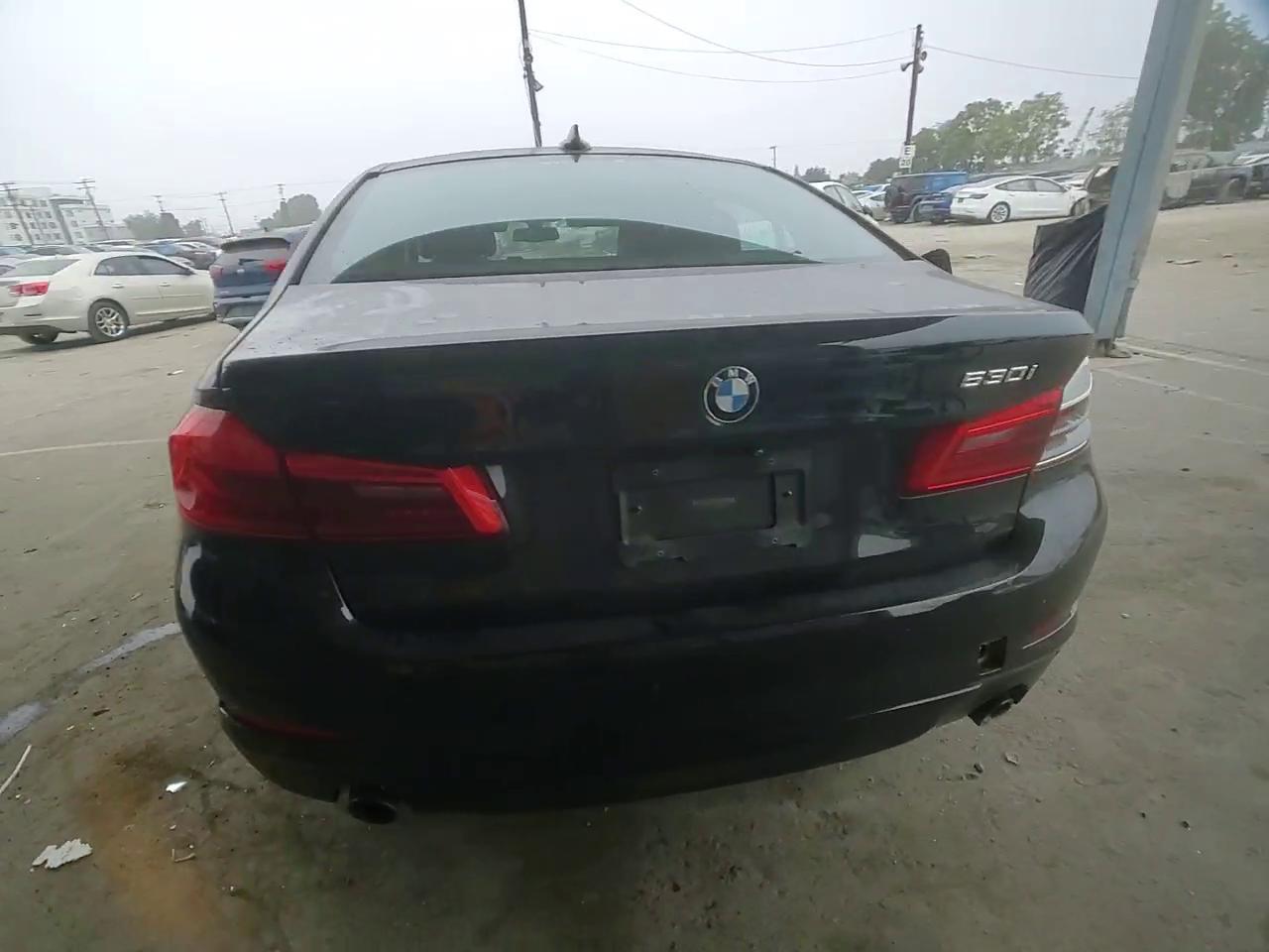 Фото: WBAJA5C51JG899673