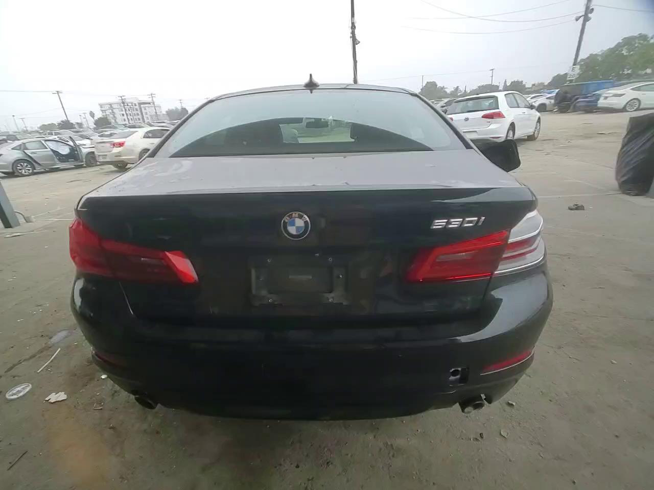 Фото: WBAJA5C51JG899673