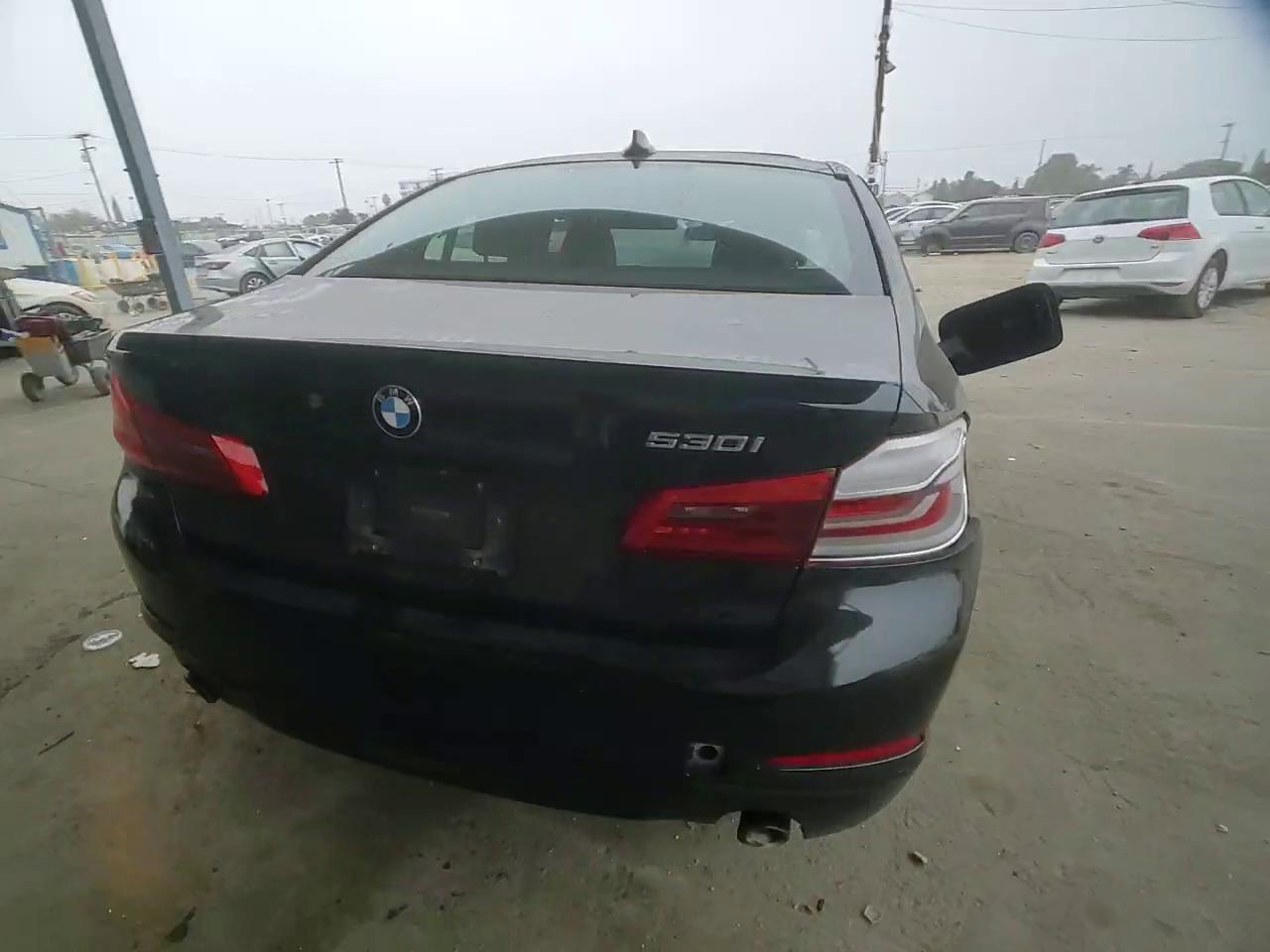 Фото: WBAJA5C51JG899673