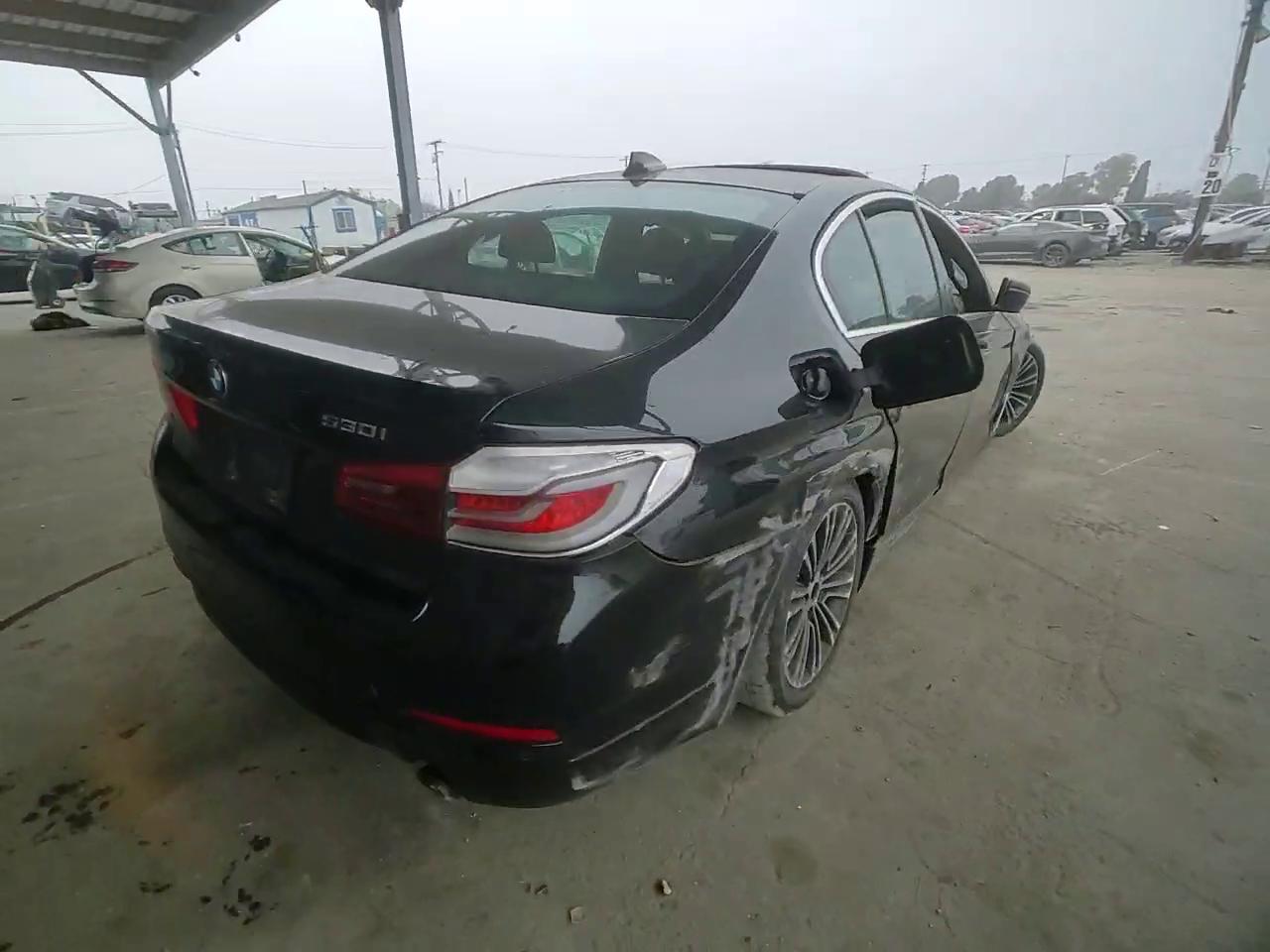 Фото: WBAJA5C51JG899673