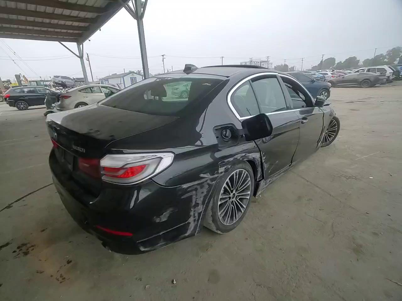 Фото: WBAJA5C51JG899673