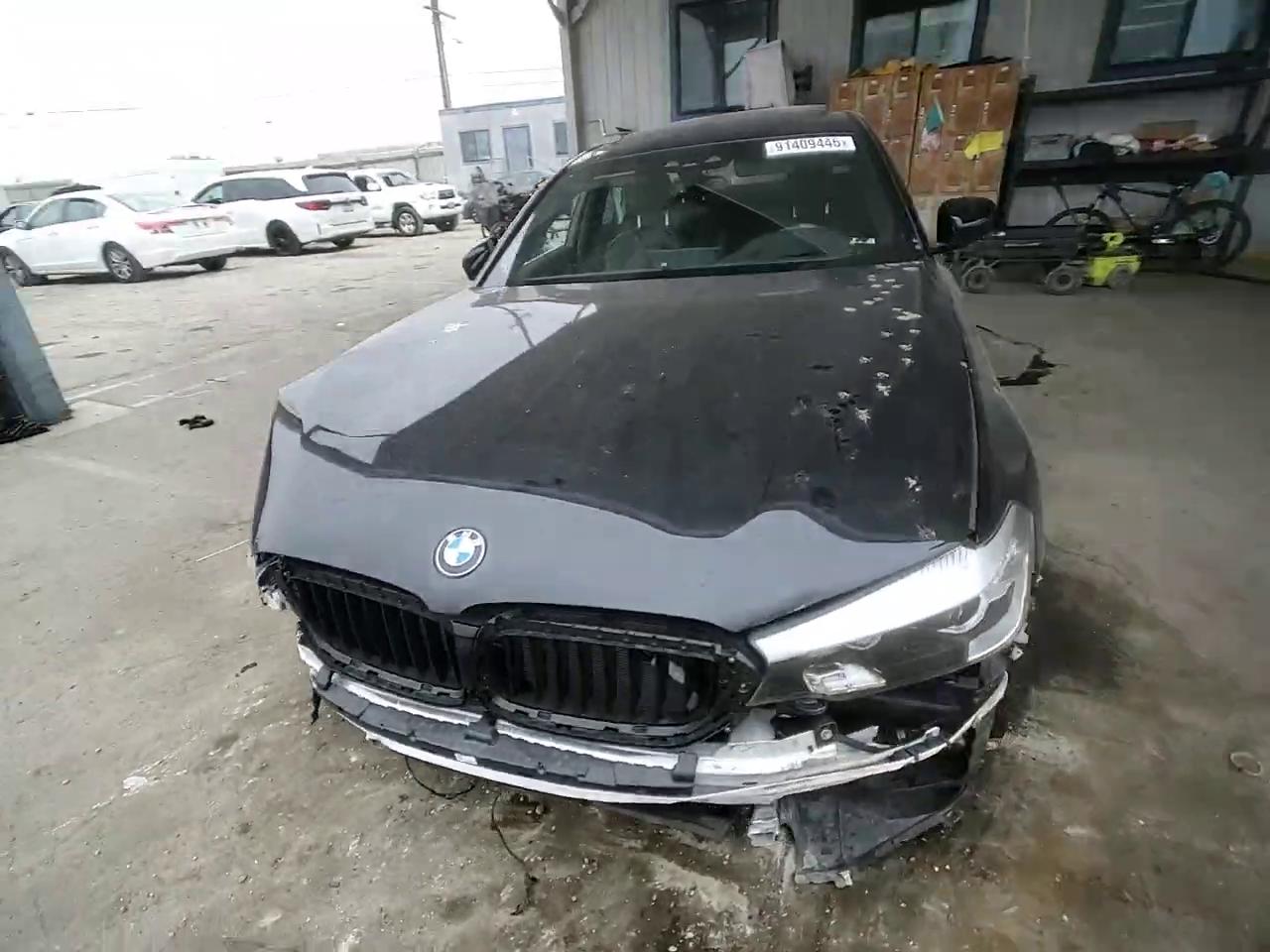 Фото: WBAJA5C51JG899673