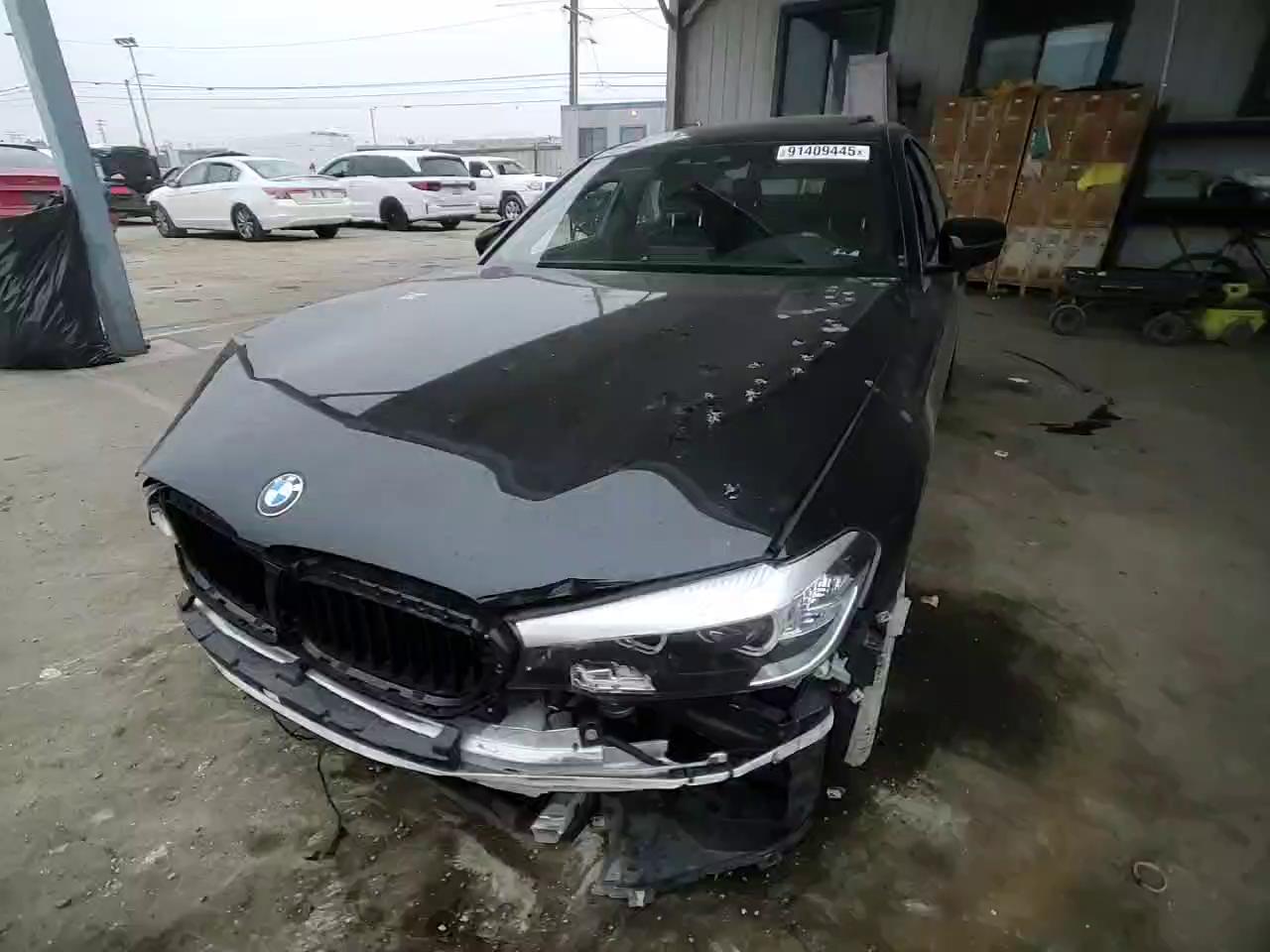 Фото: WBAJA5C51JG899673