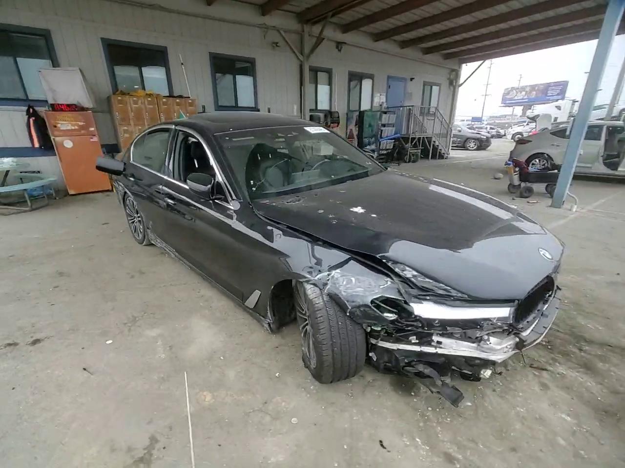 Фото: WBAJA5C51JG899673