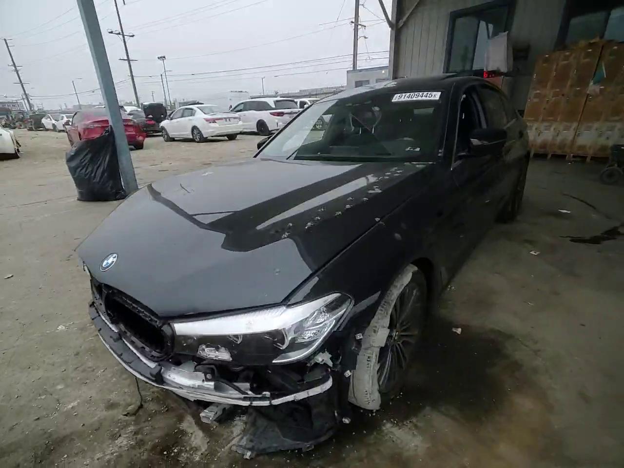 Фото: WBAJA5C51JG899673