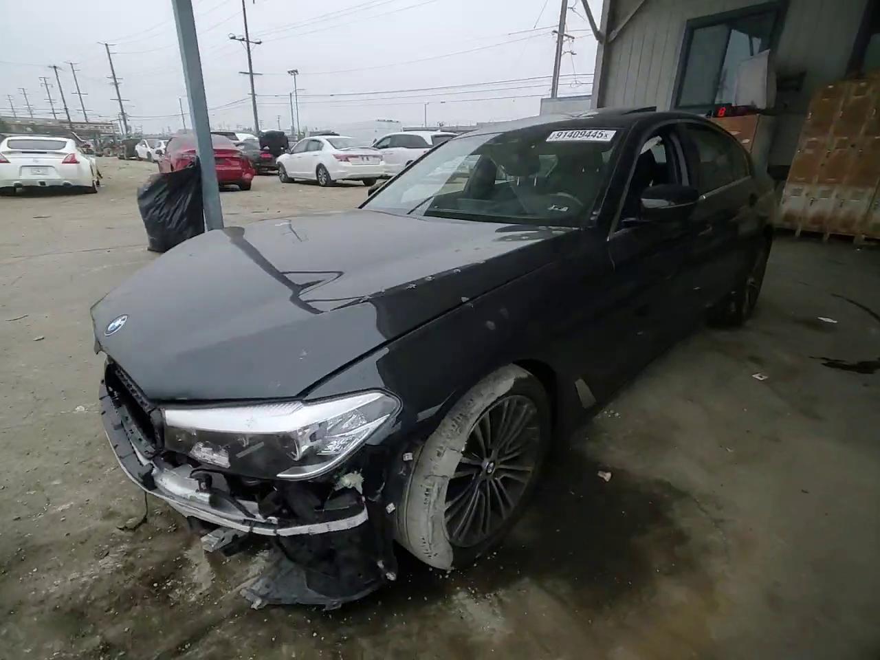 Фото: WBAJA5C51JG899673