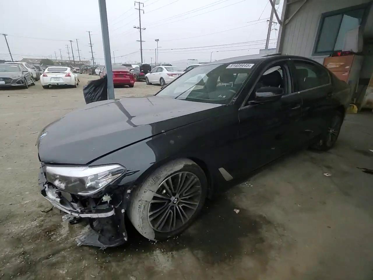 Фото: WBAJA5C51JG899673