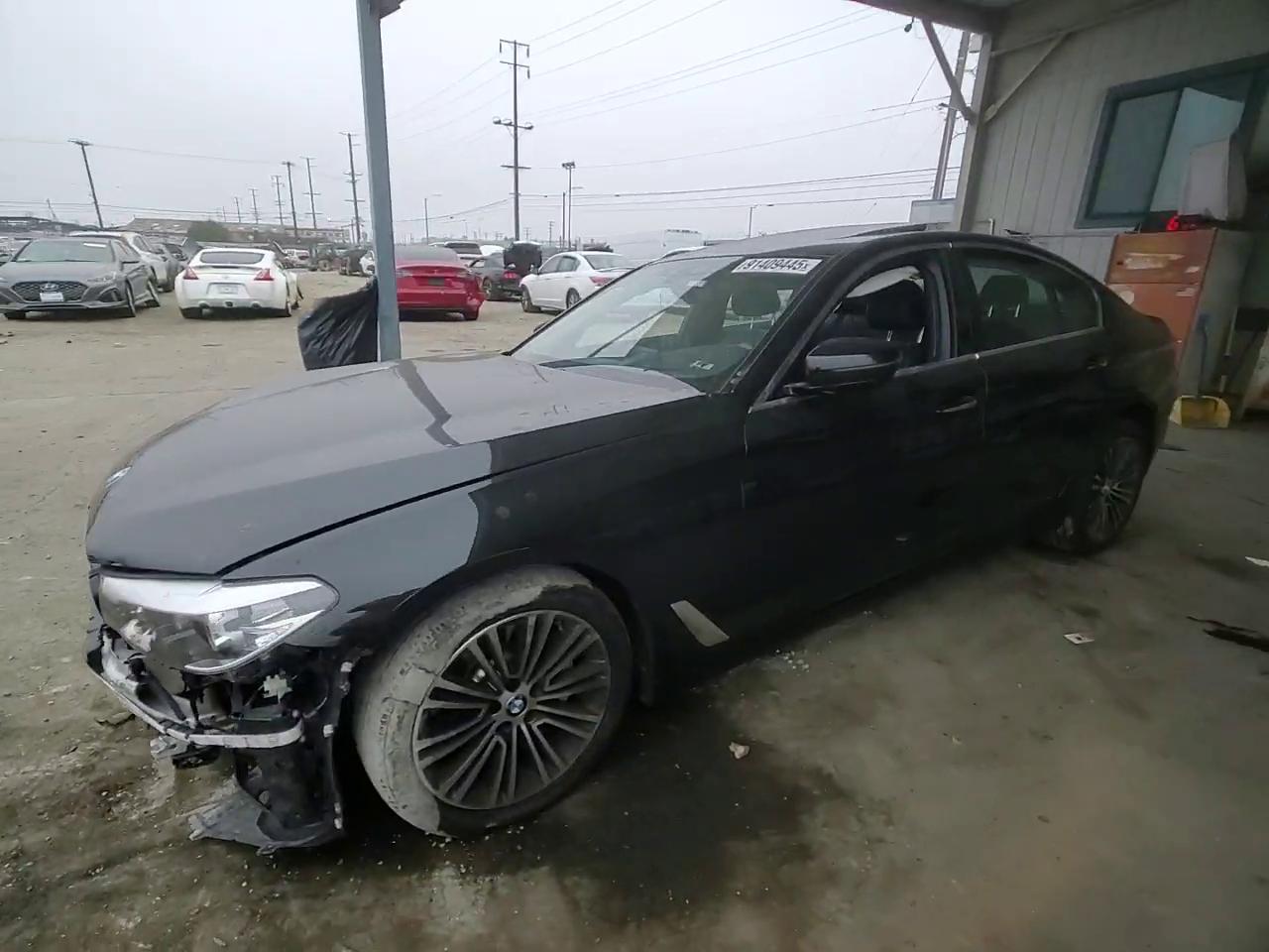 Фото: WBAJA5C51JG899673