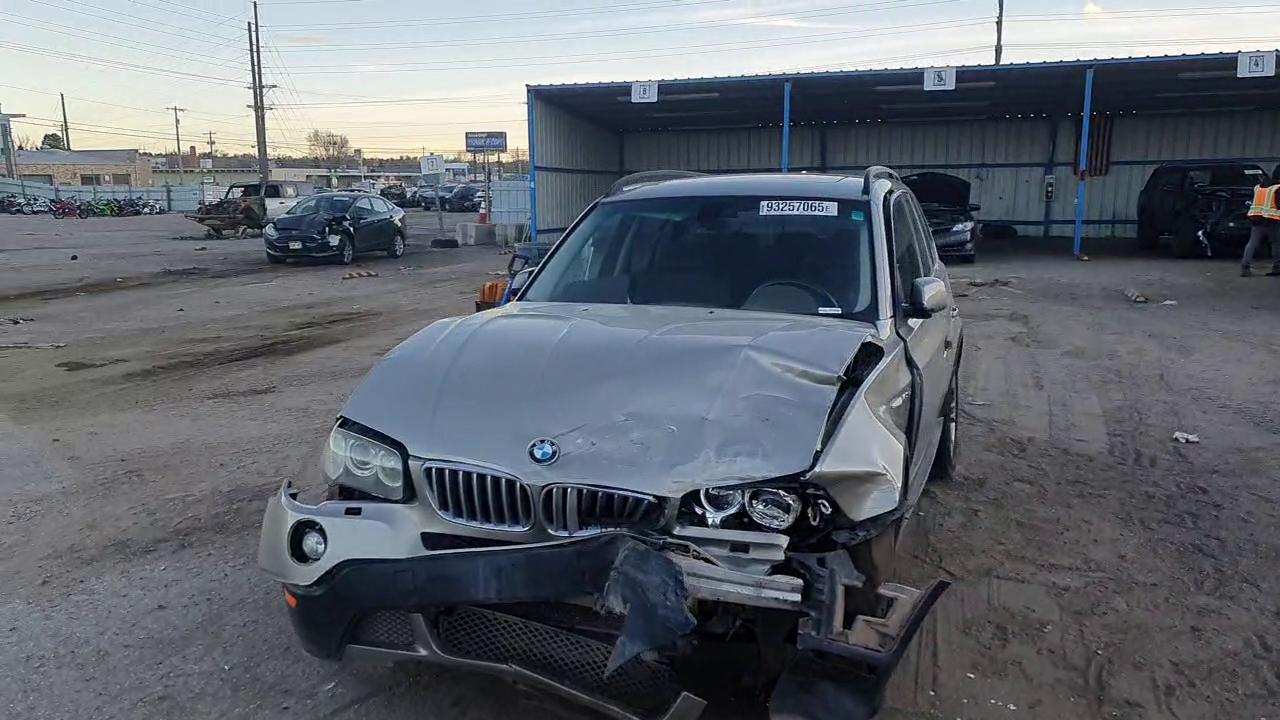 Фото: WBXPC93437WE78497