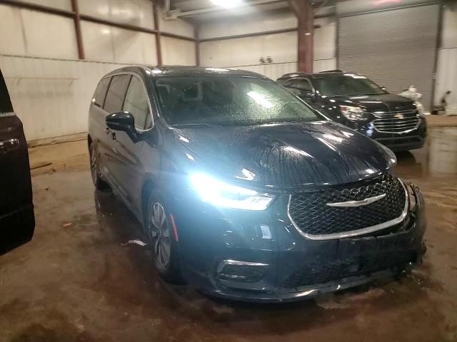 2022 Chrysler Pacifica Hybrid Touring L VIN: 2C4RC1L73NR121230 Lot: 94247345