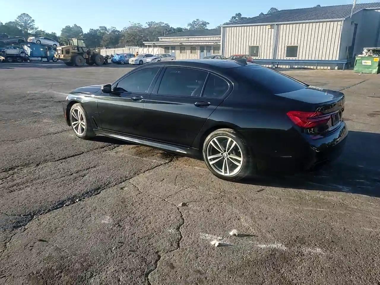 Фото: WBA7F2C56HG422385