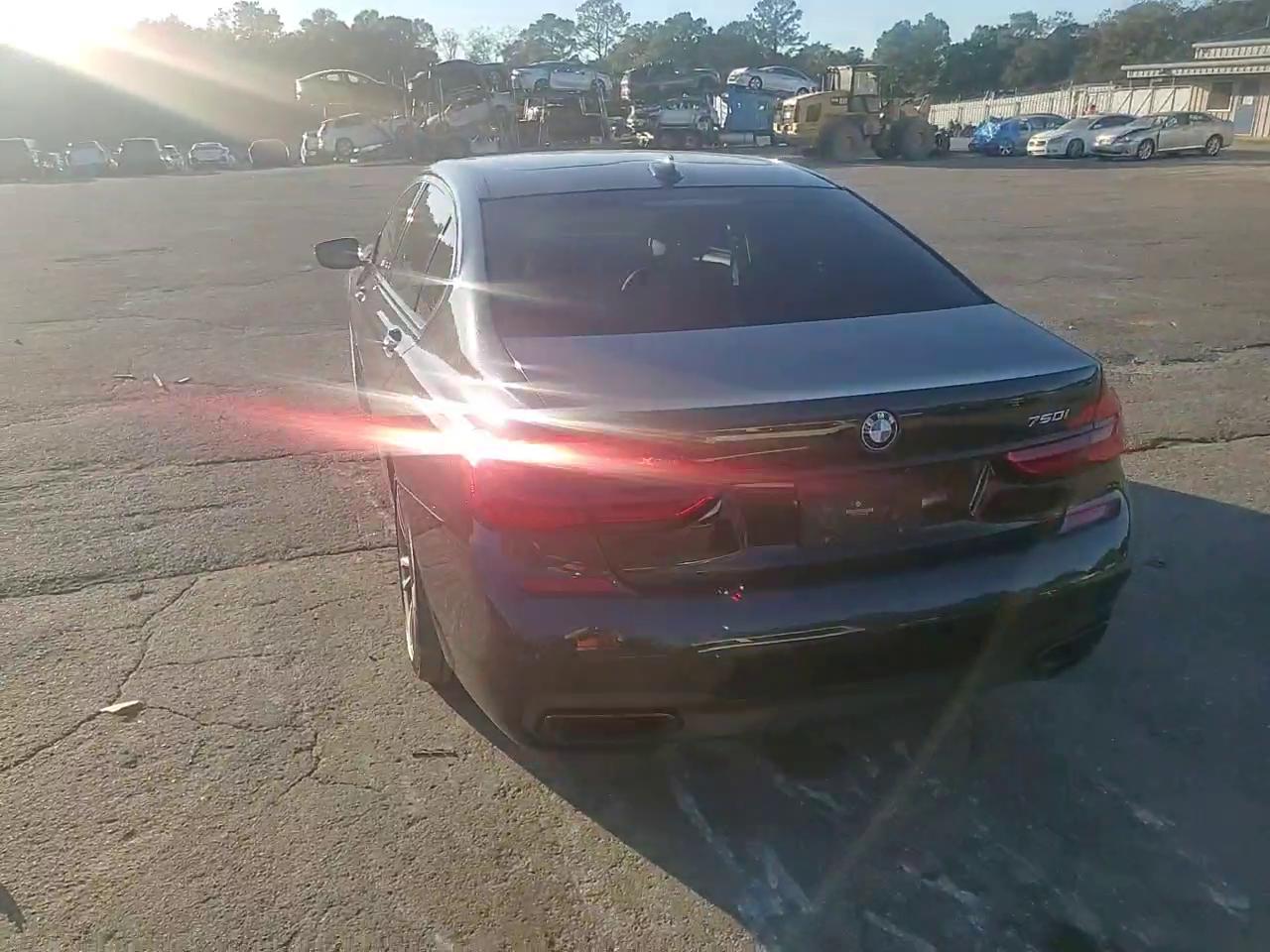 Фото: WBA7F2C56HG422385