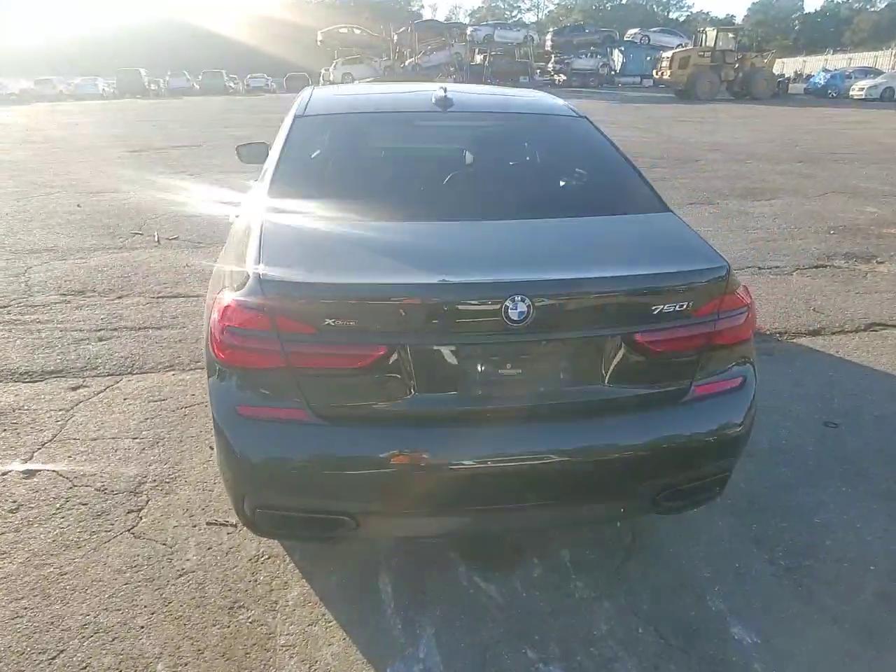 Фото: WBA7F2C56HG422385