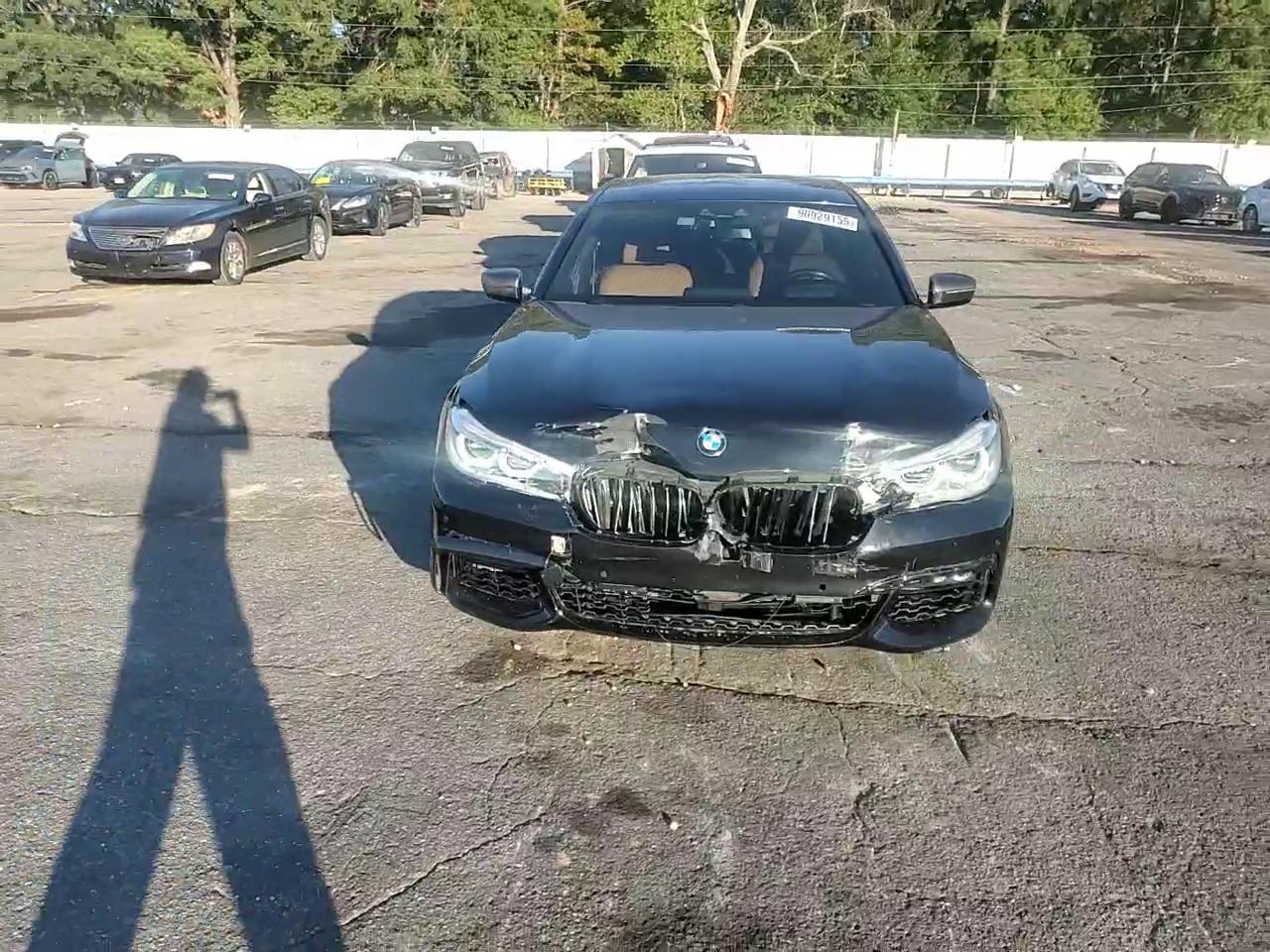 Фото: WBA7F2C56HG422385