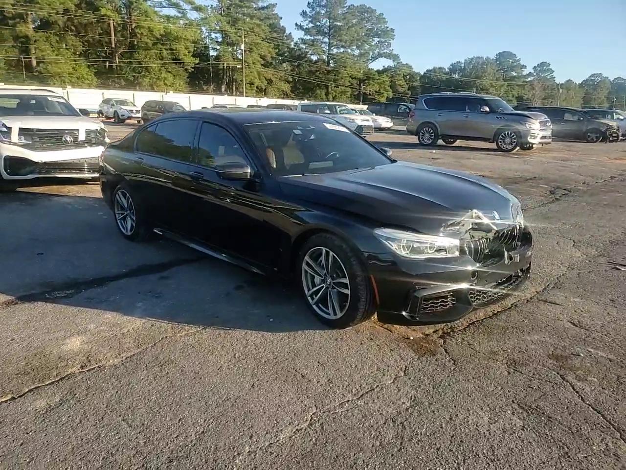 Фото: WBA7F2C56HG422385