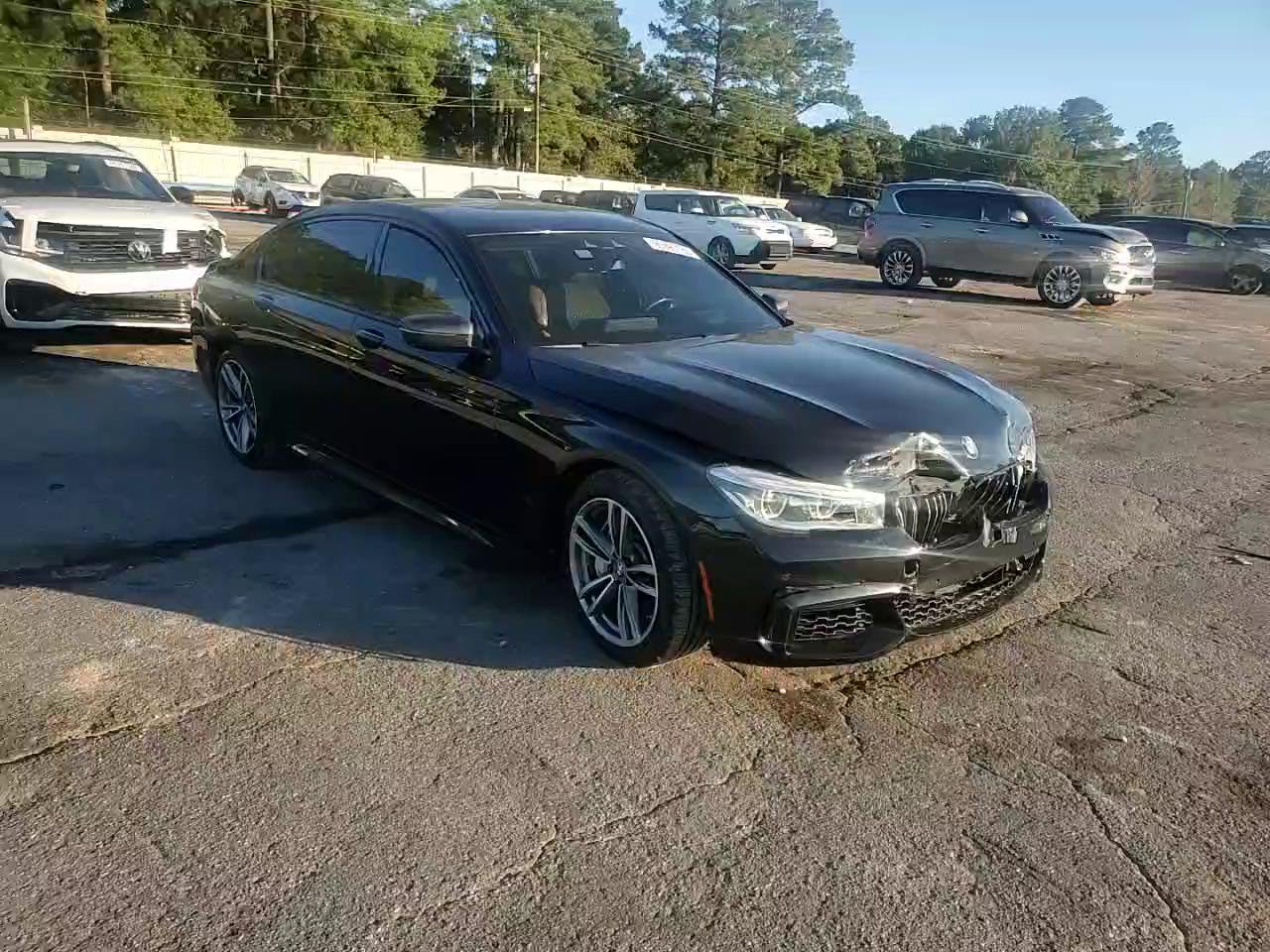 Фото: WBA7F2C56HG422385