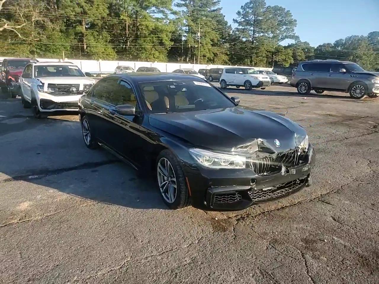 Фото: WBA7F2C56HG422385