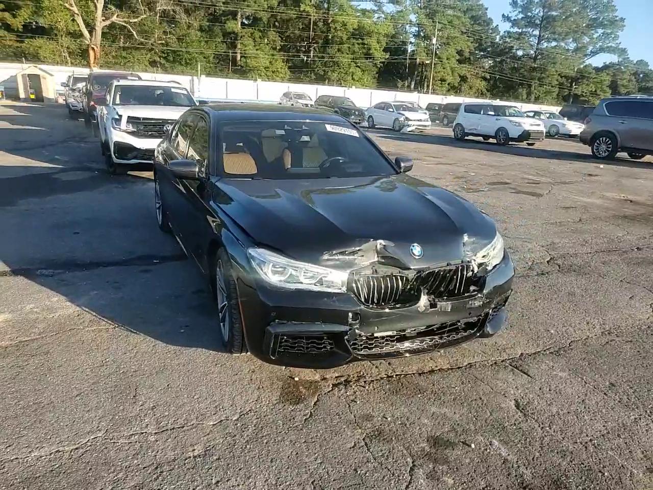 Фото: WBA7F2C56HG422385